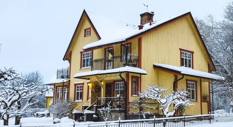 En normal villa i sverige med möjligt behov av mögelsanering.